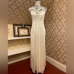 Vintage bride’s nightgown
